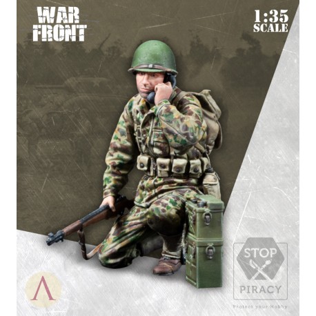 SW35-047 RADIO OPERATOR US ARMORED INFANTRY-1643778310.jpg